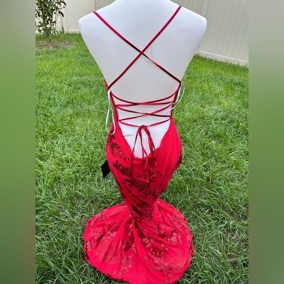 NWT Lulu’s Valhalla red sequin lace up maxi elegant formal dress Sz XL - Picture 9 of 12